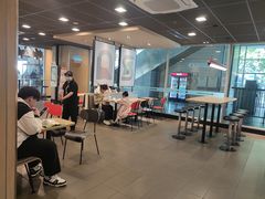 -麦当劳(轻轨曹杨路店)