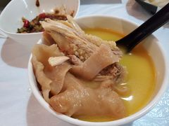 -鲜入围煮花胶鸡海鲜火锅