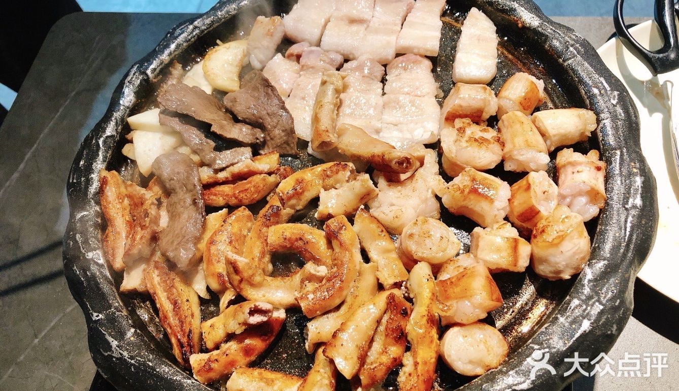 远景路美味可口的辛罗烤肥肠