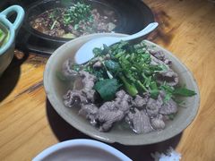 -大众跷脚牛肉馆·非遗传承单位(峨眉山店)