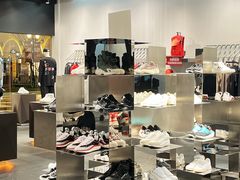 -首创奥特莱斯(西安店)