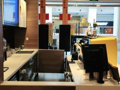 -麦当劳(汉口火车站候车室店)