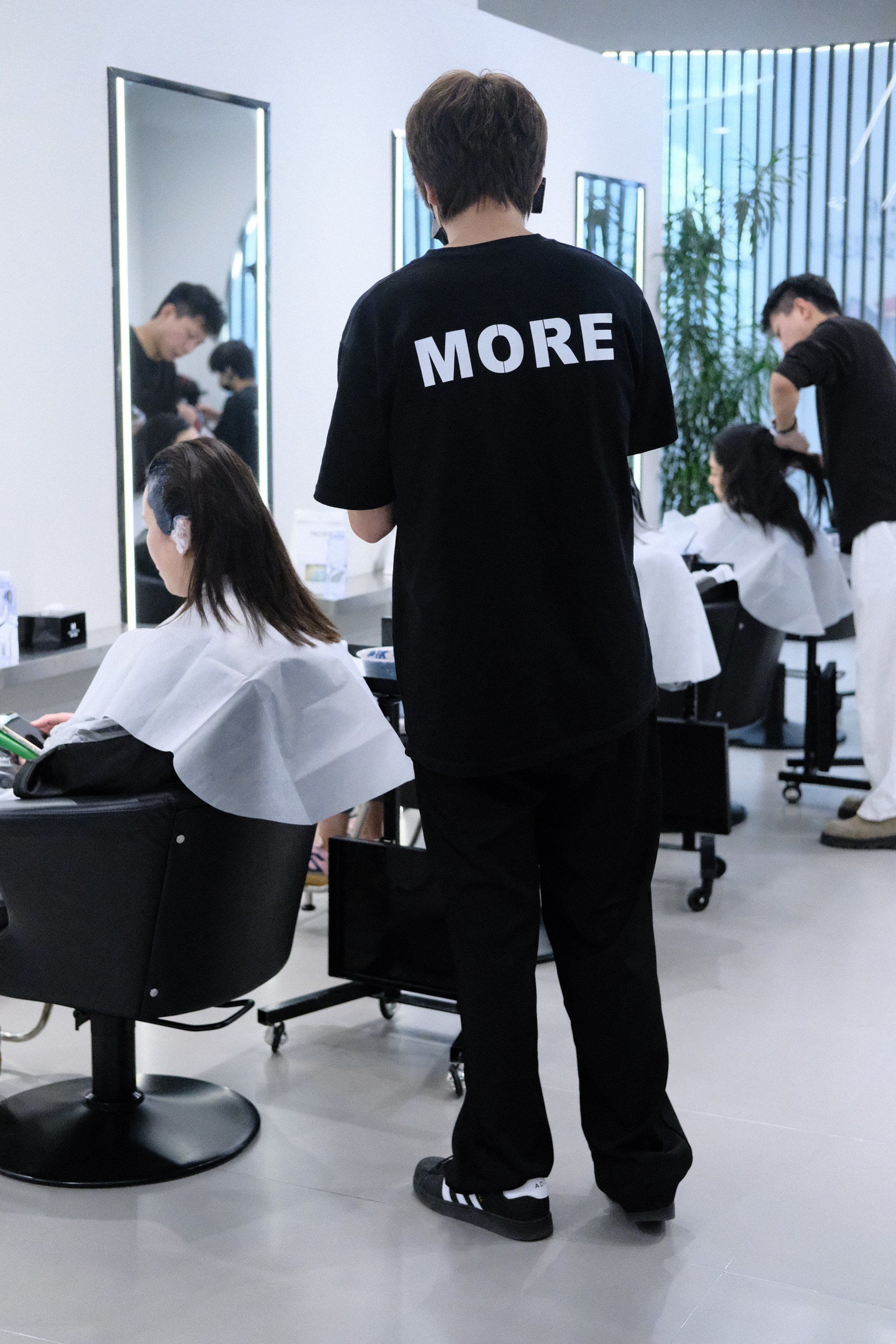 忙忙碌碌理发店