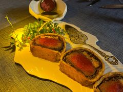 惠灵顿牛排-弦月窗LUNETTE BY AMANDA(复兴路店)