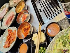 -臻牛烤肉