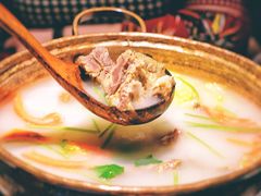 丽江腊排骨火锅-觅山云南菜(泊富ICITY店)