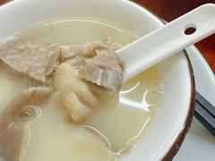 -胡子饮食店