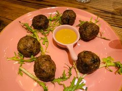 -SISTERS BAR RESTAURANT川意酒馆(嘉善老市H楼店)