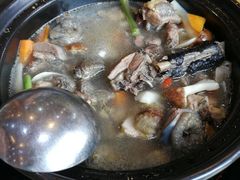 姬松茸炖鸡-妈妈的味道(和顺古镇店)