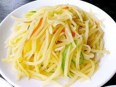 葱油土豆丝-我去·春饼文化主题餐厅(国定路总店)