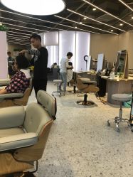 -PE SALON 