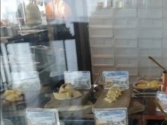 面包甜点陈列柜-广州四季酒店·意珍·意式自助餐