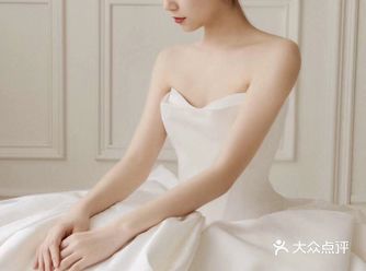 缎面婚纱真的是经典中的经典