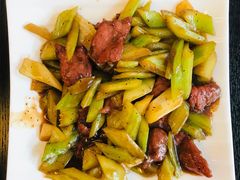 黑椒牛柳炒西芹-和园餐厅