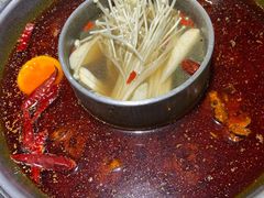 菌香鸳鸯锅-晓宇重庆火锅(大唐不夜城店)