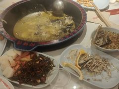 -何师傅美蛙鱼头(汉街店)