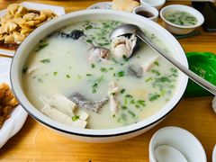 -美顺香食府鱼头老店(雪野湖店)