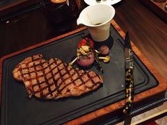 -恰餐厅及酒吧 CHAR Bar & Grill (北京丽都皇冠假日店)