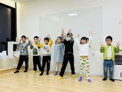 -猴有戏教育戏剧·音乐剧·主持口才·演讲朗诵辩论(环球港华师大校区)