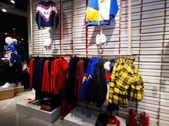 -NIKE KICKS LOUNGE体验店(北京新中关店)