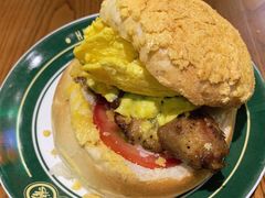 鸡扒滑蛋菠萝包-肥韬茶餐厅(南山mini店)