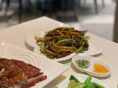 茶树菇炒牛柳-香港新发烧腊茶餐厅(书城店)