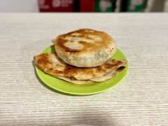 猪肉大葱肉饼-老北京馅饼粥(西单店)