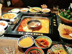 -老牌坊云南鱼豆花火锅(哈西万达店)