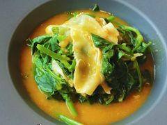 豌豆黄浸豌豆尖-半山腰·云南菜(侨福芳草地店)