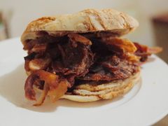 烧饼夹肉-清真八大碗(G6辅路店)