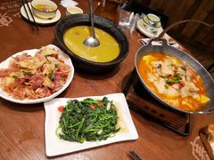丽江紫洋芋-老滇山寨•云南特色菜•地方菜•民族风情歌舞表演(金碧店)