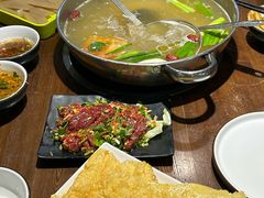 -乡土黄·鲜牛肉火锅·小龙虾(兴业街店)