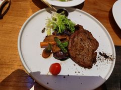 -四月吧餐厅(正阳步行街店)