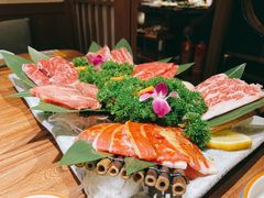 黑牛六拼-明洞阿姨·韩式酱蟹烤肉·创意料理(三元桥店)