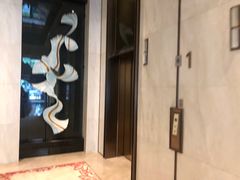 -大中华希尔顿酒店-念自助餐·嗨啤·小龙虾