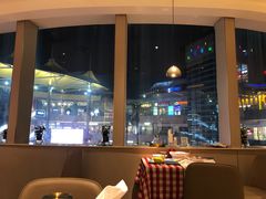 靠窗位-西贝莜面村(上海百联西郊店)