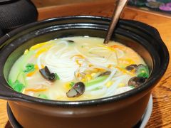 云南过桥米线-云海肴·汽锅鸡·云南菜(高德置地店)
