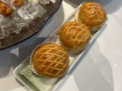 酥皮水牛奶菠萝包-陶陶居酒家(龙之梦店)