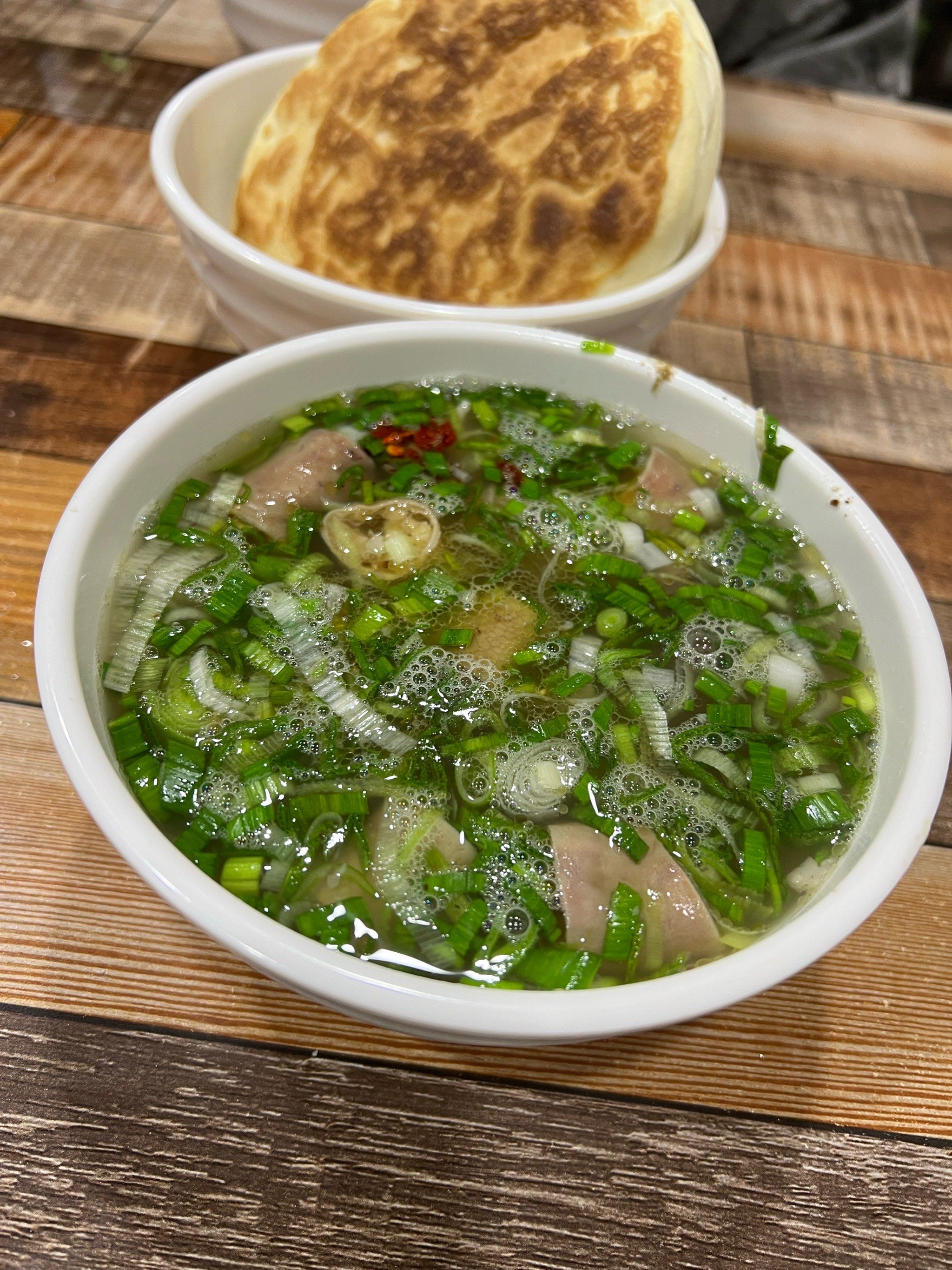 西宁的早餐从一碗牛杂汤开始