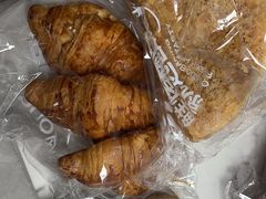 芝士流心牛角-欧诺爱烘焙(高新万达店)