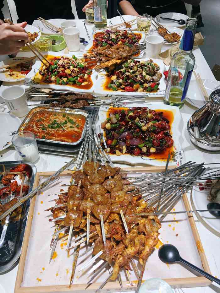 老爹烧烤(四店)-"整体整修风格在这个地方还是可以的 就餐环.