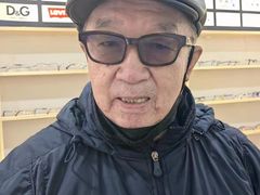 -豪门视光·星趣控·蔡司依视路眼镜代理商(中央大街店)