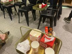 等位区-海底捞火锅(劲松店)