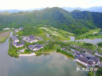 24小时恒温泳池，健身房