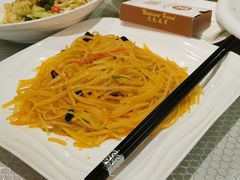 酸辣土豆丝-巴扎美食·新疆菜·西域歌舞表演餐厅(新疆大厦店)