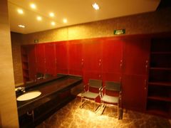 更衣室-铸信羽毛球俱乐部