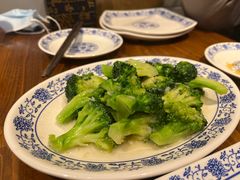-老天桥酱肉烧饼夹肘子(天桥店)