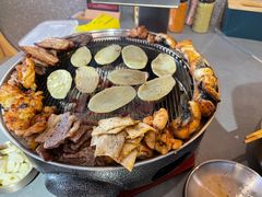 -围炉肉舍•炭烤活鳗•丹东海鲜烤肉(步行街店)