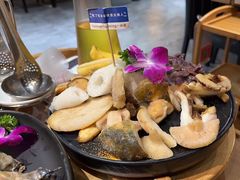 -一朵菌·野生菌探索家火锅(南亚店)