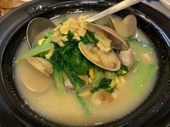 大黄蚬子煮小白菜-东方饺子王(新奥购物中心店)